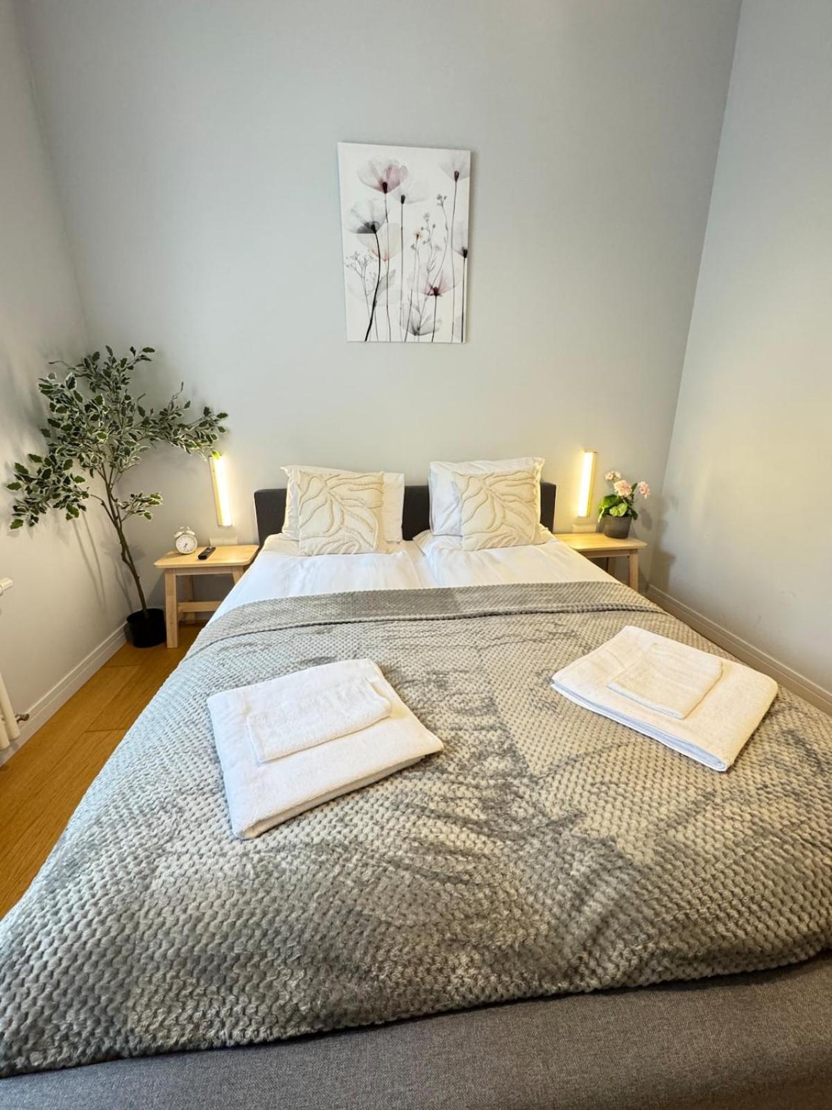 Courtyard Kalnina Apartment Riga Ngoại thất bức ảnh